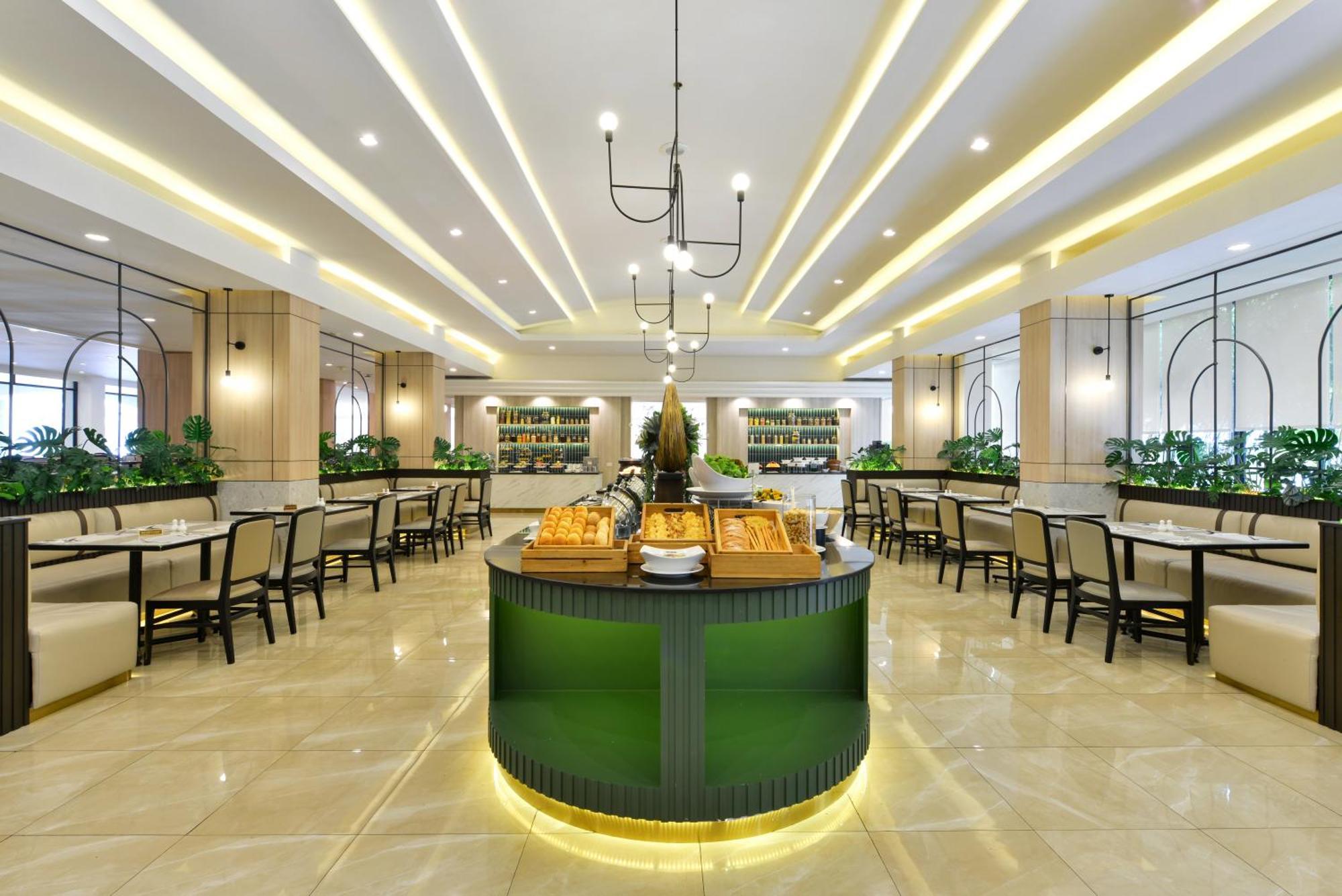 Twin Towers Hotel Bangkok Exteriér fotografie The restaurant